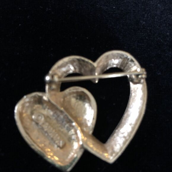 Vtg Signed EMMONS Pin/Brooch, Textured GT Double Heart w/Multi-Color Rhinestones - Picture 3 of 7